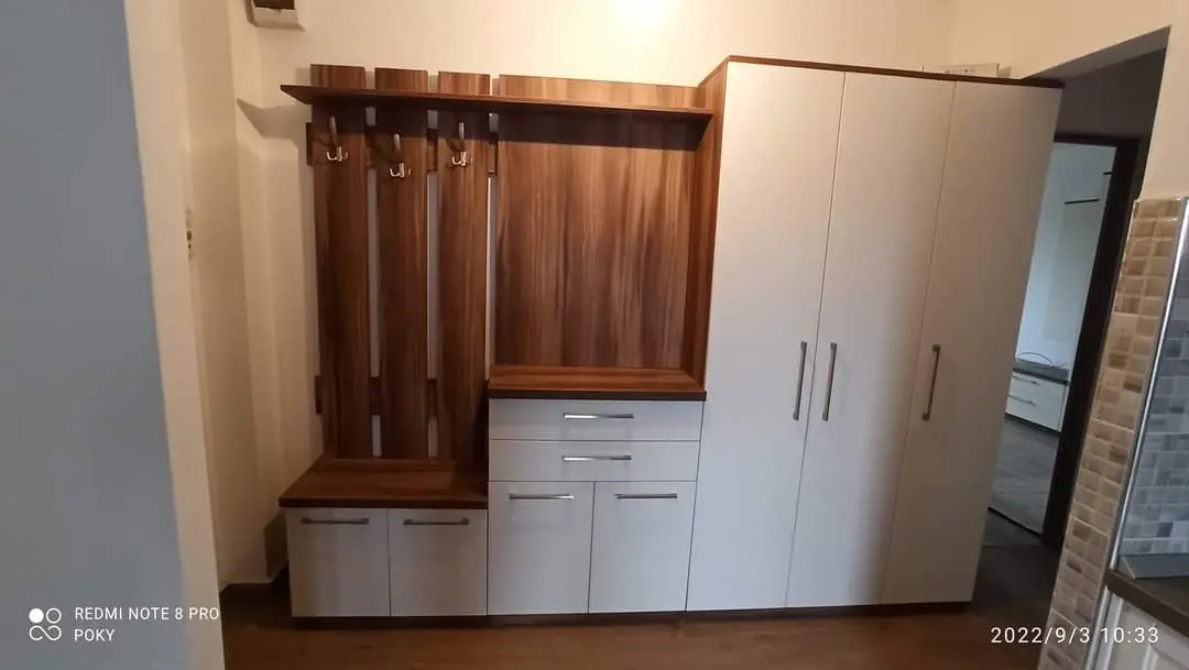 Hol la comandă