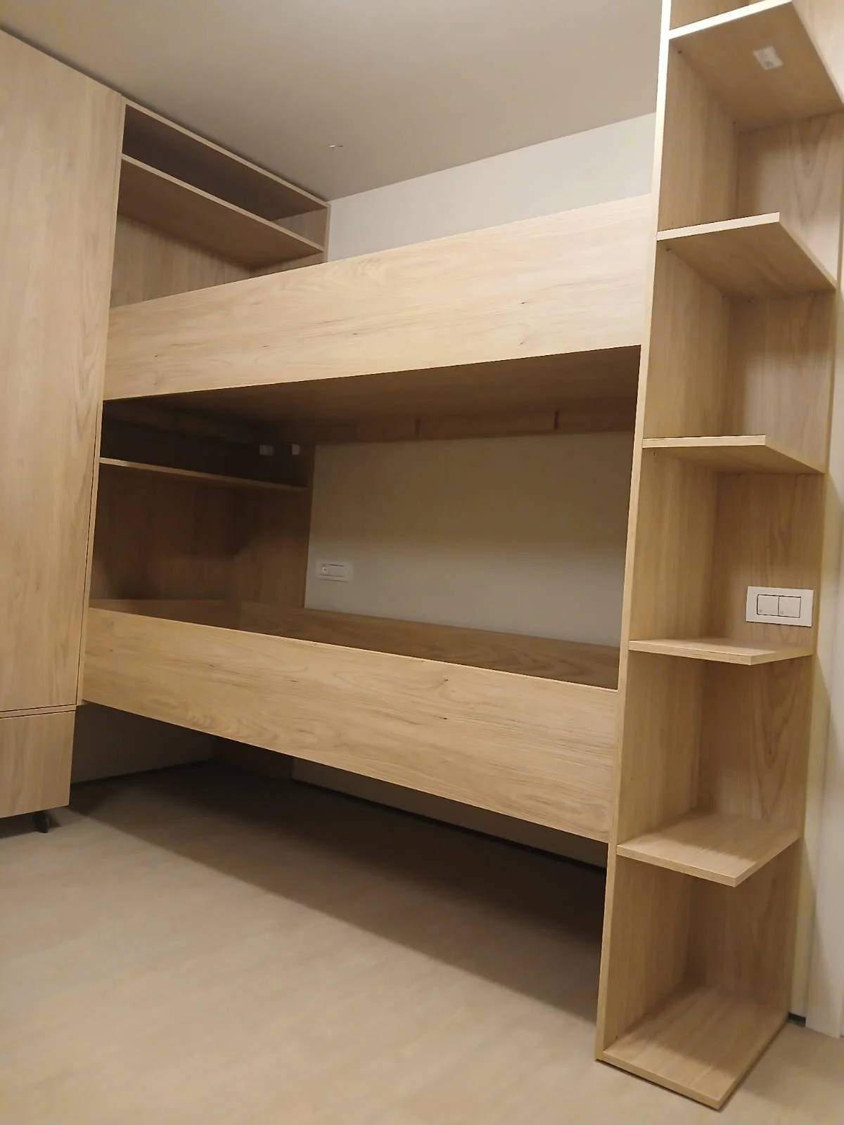 Detaliu dormitor PAL premium — vedere 3